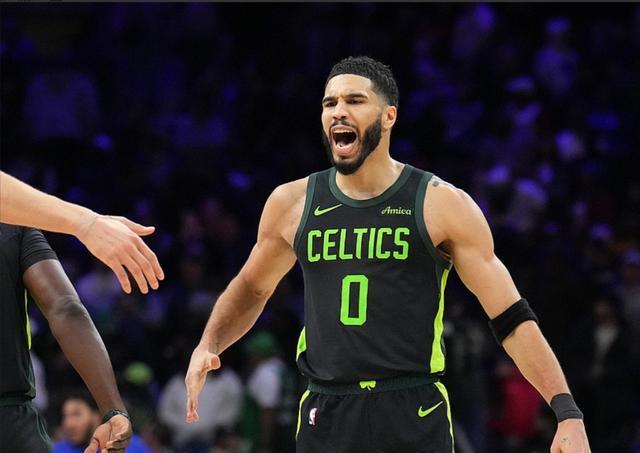 英雄联盟官方直播-今晨NBA常规赛焦点战，波士顿凯尔特人防线松动，目标明确，球探报告显示潜力的简单介绍