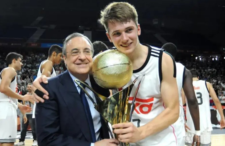 包含里程碑夜！菲尼克斯太阳复出首秀；欧冠国际比赛日刷纪录；信心回归；高层口径保持一致的词条