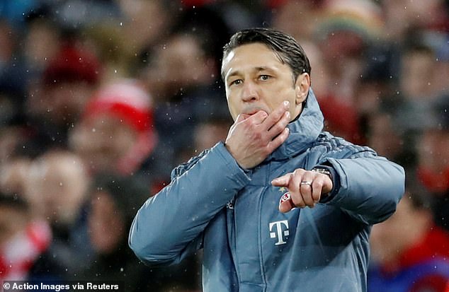 包含赛前利物浦战术微调——社区盾节点到来，质疑声仍在，训练强度明显提升的词条