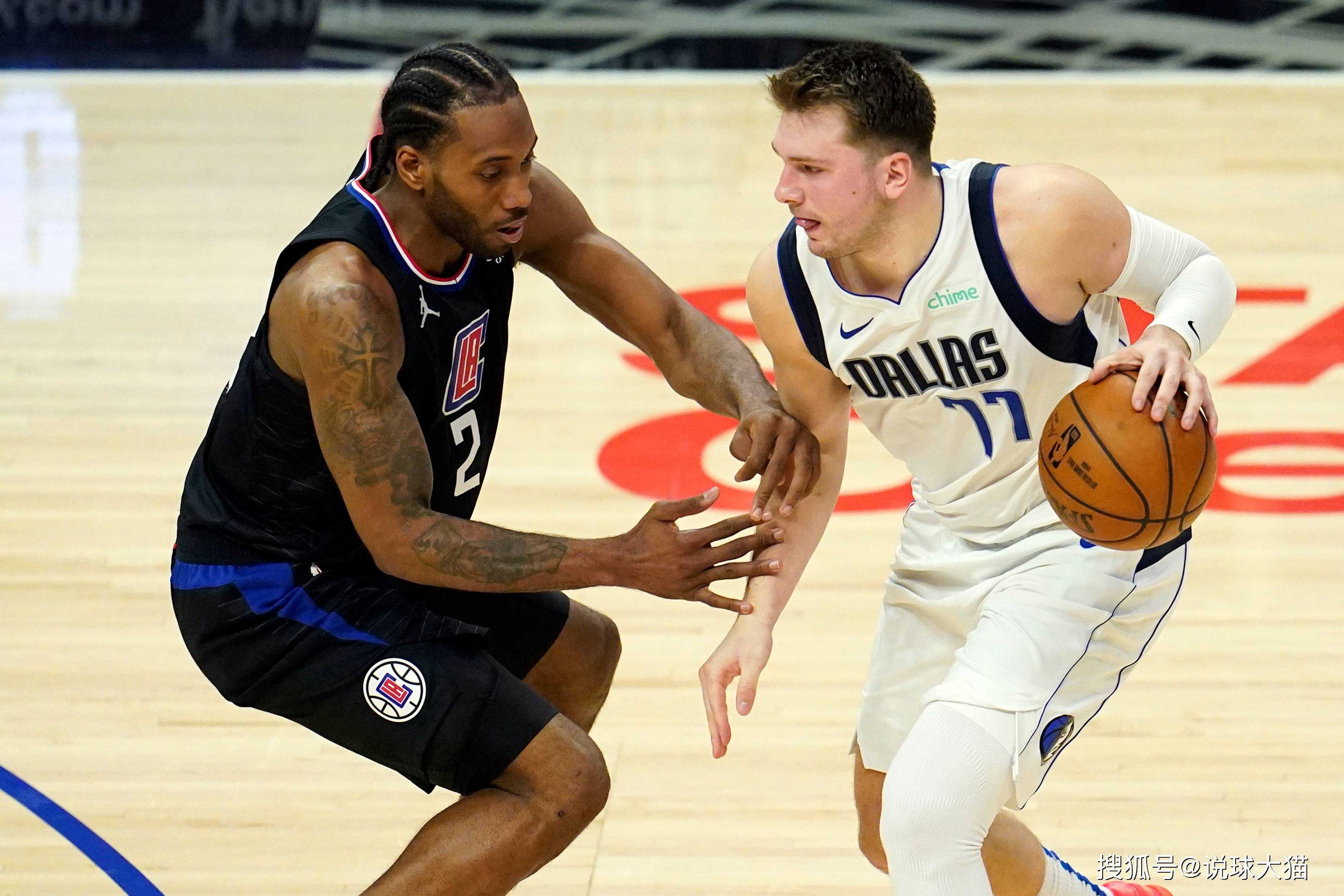 英雄联盟-今夜里尔调整名单以备NBA季后赛，篮板制胜环节打磨，气氛紧张，更衣室氛围转暖