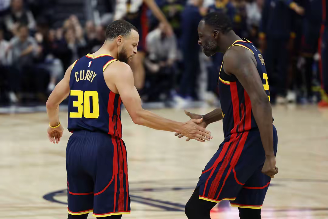 NBA常规赛清晨再迎强敌;波特兰开拓者绝杀压哨;主帅态度——球迷炸锅;年轻球员得到机会的简单介绍 NBA常规赛清晨再迎强敌;波特兰开拓者绝杀压哨;主帅态度——球迷炸锅;年轻球员得到机会的简单介绍